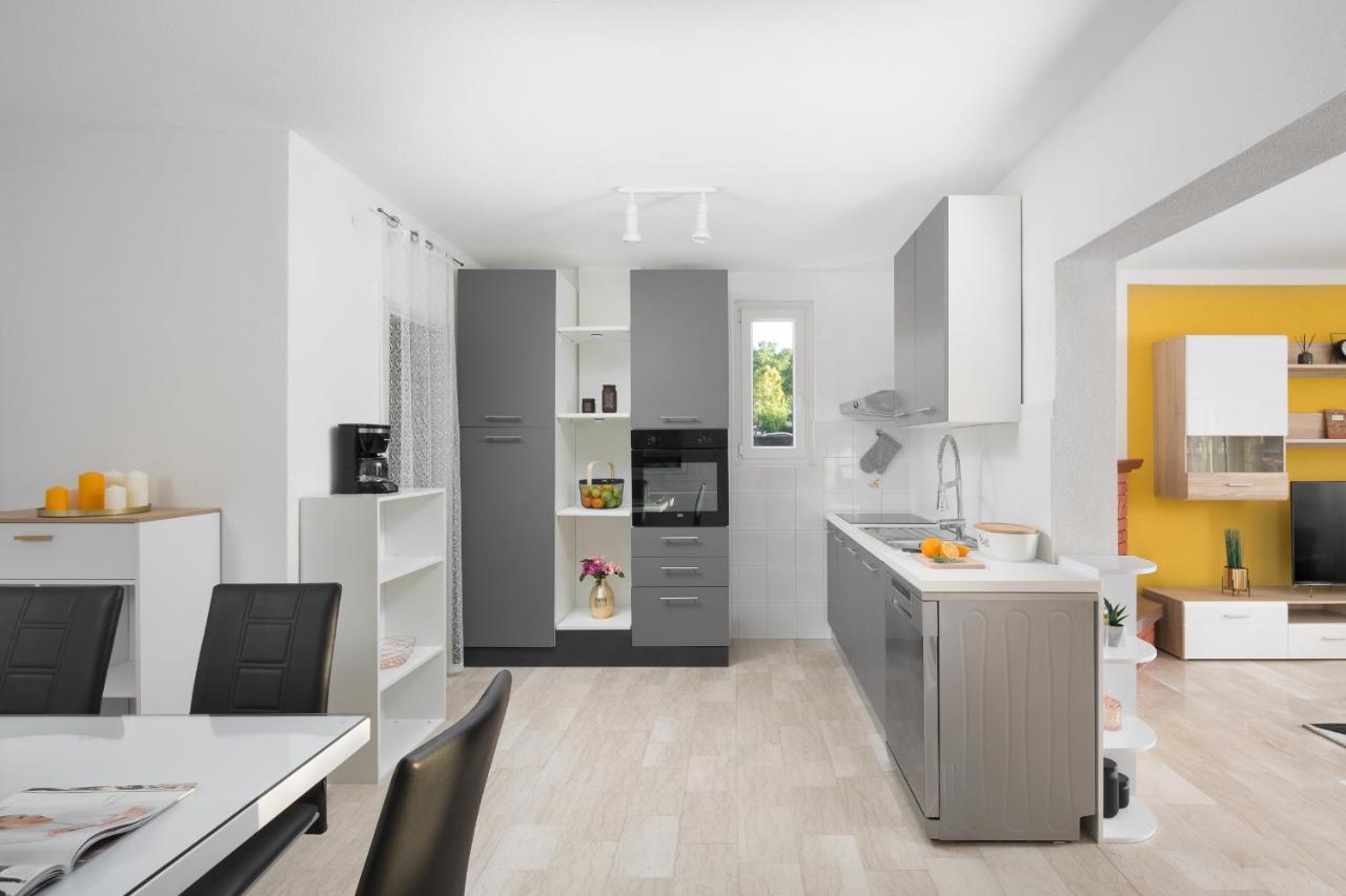 Villa Amaryllis ลาบิน ภายนอก รูปภาพ