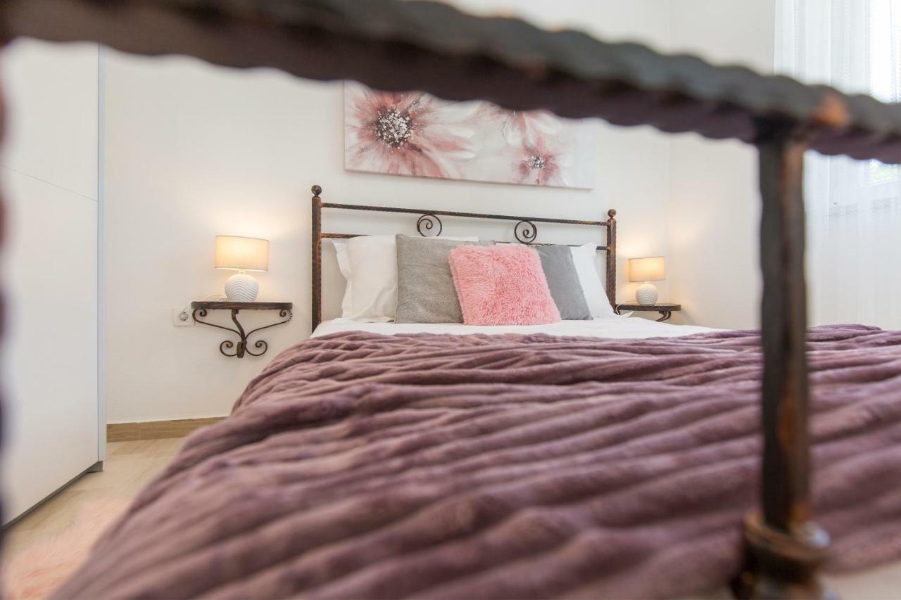 Villa Amaryllis ลาบิน ภายนอก รูปภาพ