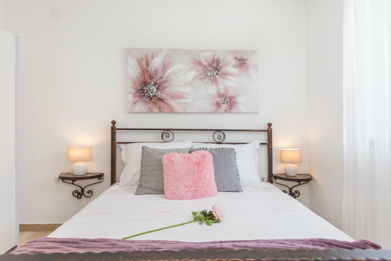Villa Amaryllis ลาบิน ภายนอก รูปภาพ