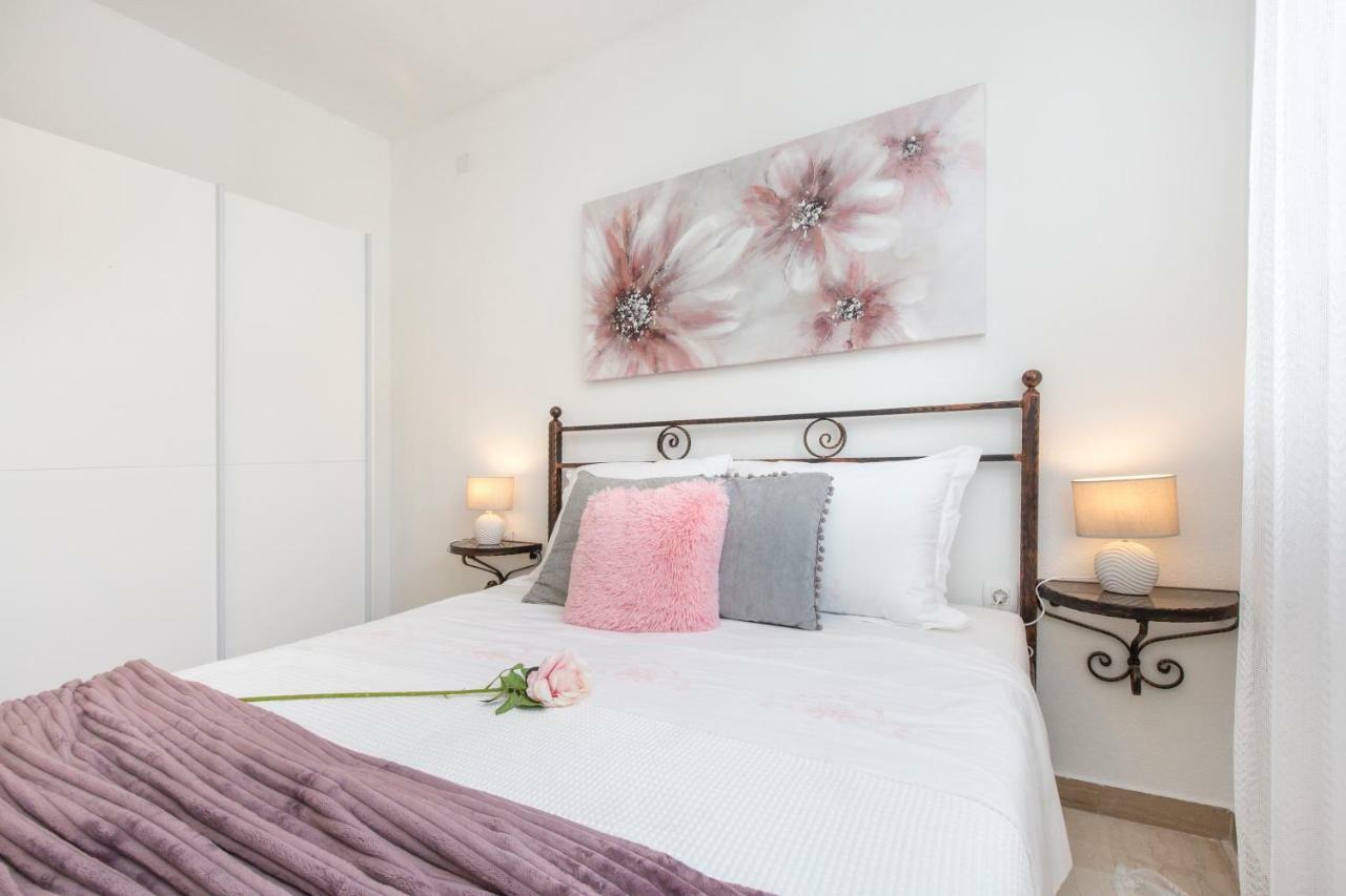 Villa Amaryllis ลาบิน ภายนอก รูปภาพ