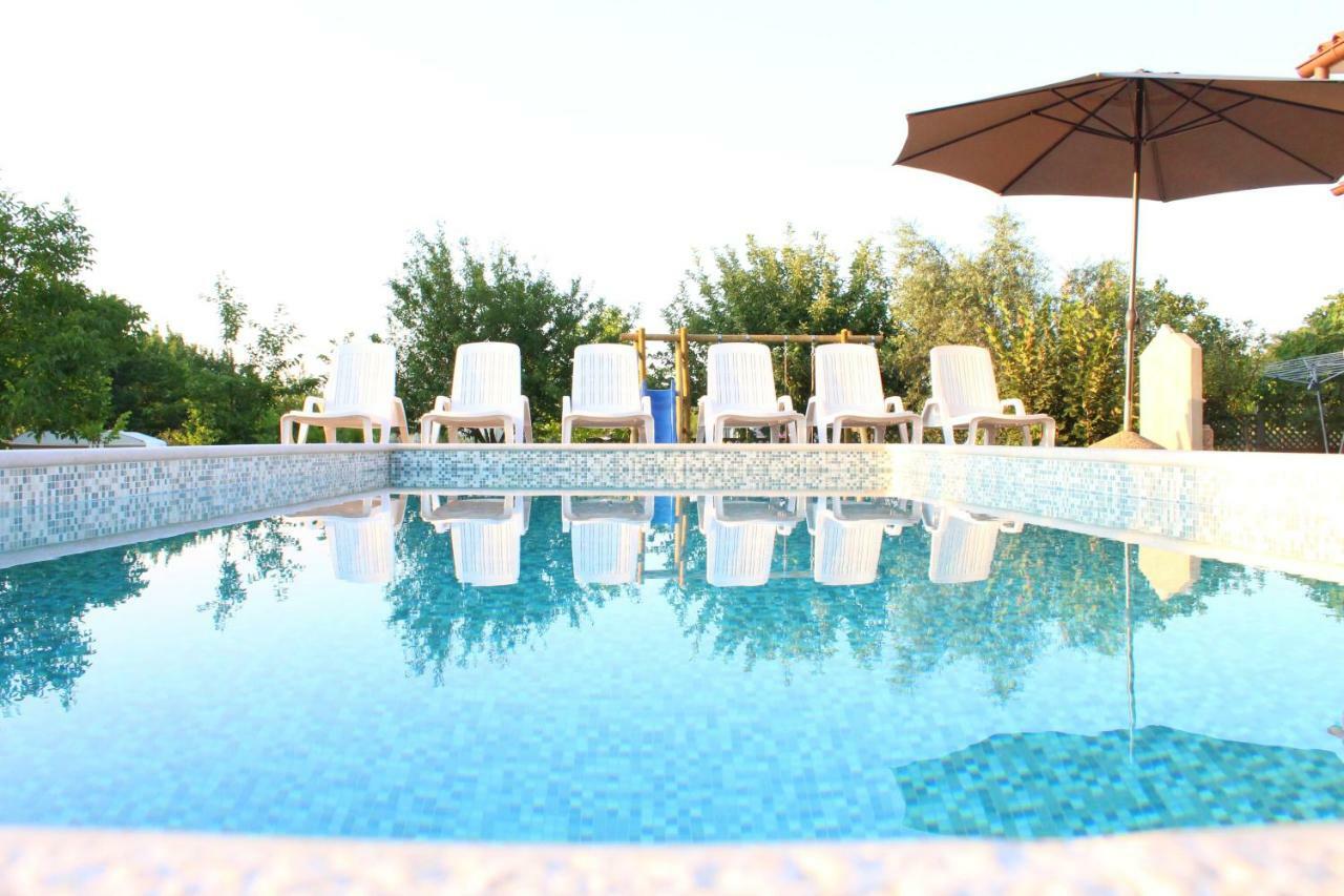 Villa Amaryllis ลาบิน ภายนอก รูปภาพ